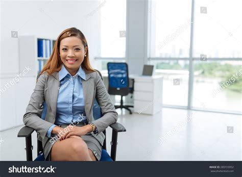 Portrait Smiling Asian Business Woman Sitting Stock Photo 289723052 ...