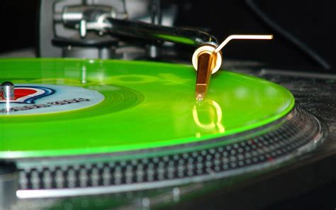 DJ Turntables Wallpaper - WallpaperSafari