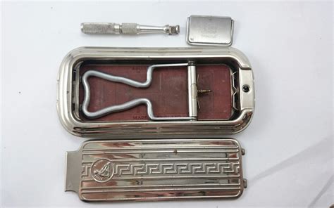 Vintage ROLLS RAZOR Made In ENGLAND Silver Tone Barber's Accessory ...