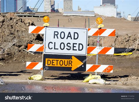 Road Closed Detour Sign Stock Photo 71710753 - Shutterstock