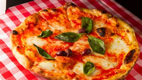 Neapolitan-Style Pizza (Pizza alla Napoletana) Recipe | Epicurious