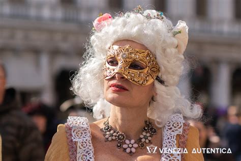 Venice Masks: All About Carnival Masks [Quick Guide]