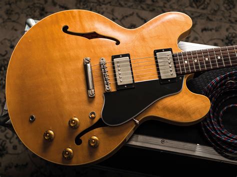 An oral history of the Gibson ES-335