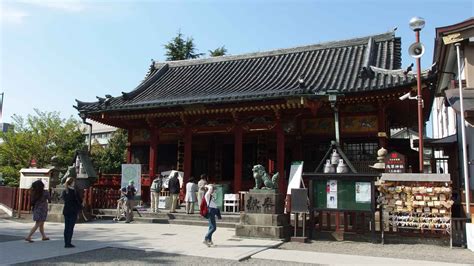 Asakusa Shrine, Tokyo - Book Tickets & Tours | GetYourGuide