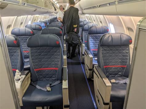 Flight Review: Delta Air Lines CRJ900 First Class. OMA-DTW – Kinda ...