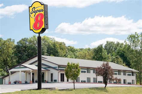 Super 8 by Wyndham Algona | Algona, IA Hotels