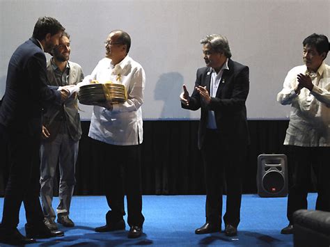 PNoy receives Manuel Conde's 'Genghis Khan' | Photos | GMA News Online