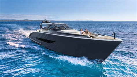 Tom Brady Trades His New Wajer 55S Cruiser for a 77-Foot Flagship ...