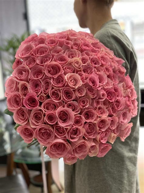 100 Pink Roses Bouquet in Miami Beach, FL | Luxury Flowers Miami