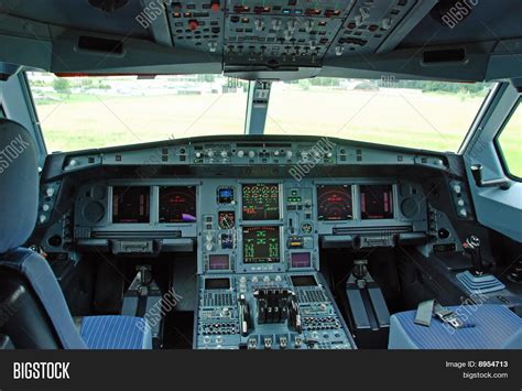 Airbus A340 Cockpit