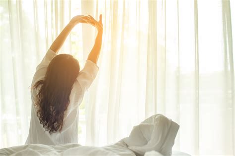 How to Wake Up Feeling Refreshed in 10 Ways | Nature Made®