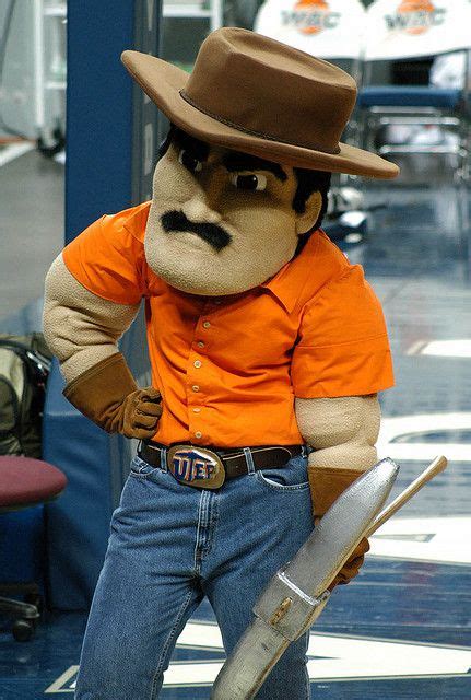 2005 UTEP mascot Sweet Pete | Mascot, Sports advertising, Basketball ...