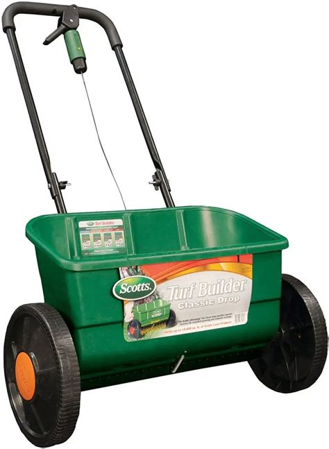 5 Best Fertilizer Spreaders for Small Lawns - Buyer’s Guides