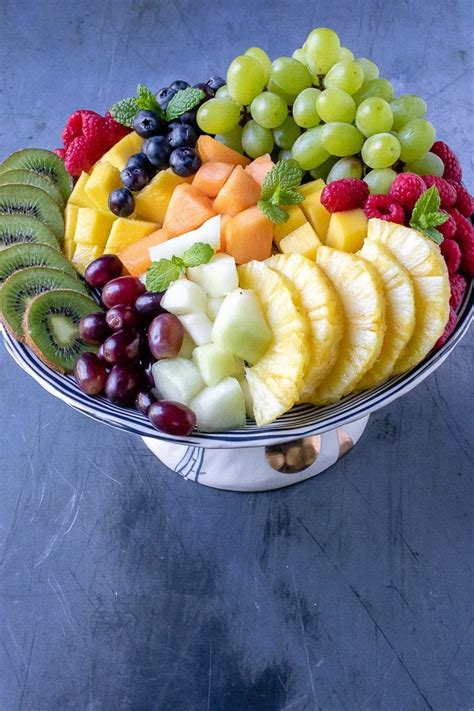 How to Make A Fruit Platter (Fruit Tray) (2024)