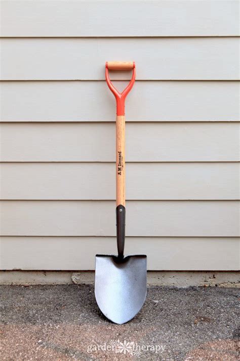 The Home Gardener’s Guide to Shovels and Spades - Garden Therapy ...