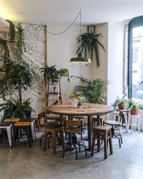 A Stylish Guide to the Coolest Cafes in Lisbon, Portugal | The playground