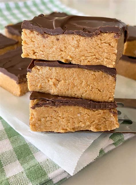 Easy No Bake Chocolate Peanut Butter Bars - Picky Palate