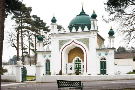 London mosques listed for historic and cultural significance | BT