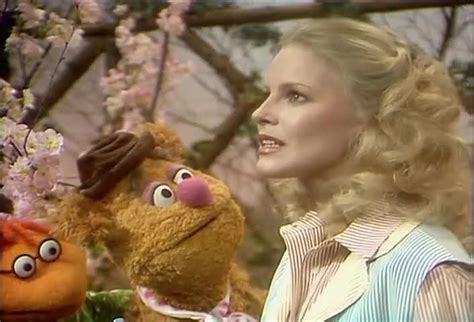 YARN | ♪ Sunshine ♪ | The Muppet Show (1976) - S03E24 Cheryl Ladd ...