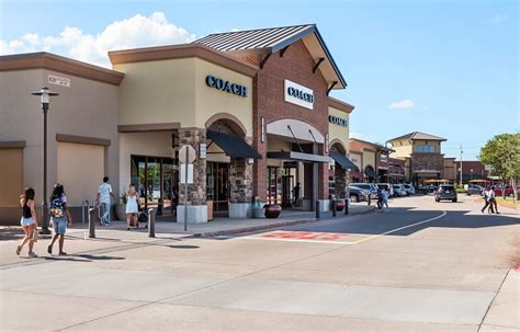 About Allen Premium Outlets® - A Shopping Center in Allen, TX - A Simon ...