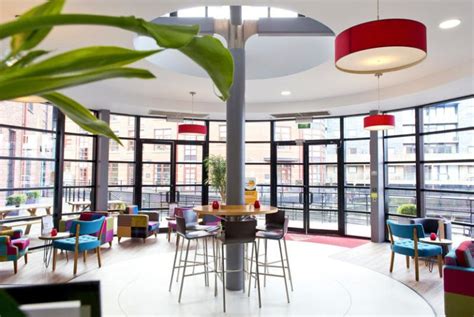 10 BEST Hostels in Manchester (2024 Insider Guide)