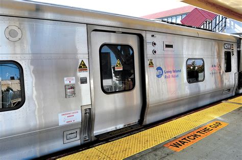 LIRR 'on or close" to schedule after major delay | Herald Community ...