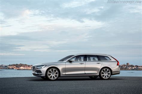 Volvo V90 T8