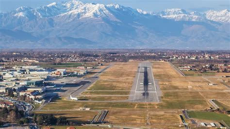 Turin Caselle Airport (TRN/LIMF) | Arrivals, Departures & Routes ...