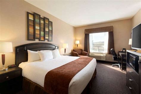 DAYS INN BY WYNDHAM INNISFAIL - Updated 2024 Prices & Hotel Reviews ...