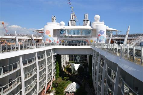 Oasis Of The Seas Central Park Balcony Room - Cruise Gallery