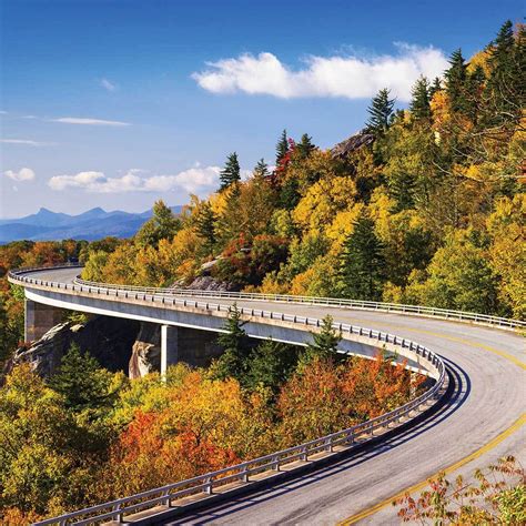 Driving Tips for the Blue Ridge Parkway and Skyline Drive | Moon Travel ...