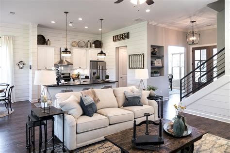 Fixer Upper Farmhouse Style Living Rooms 4 Cozy Modern Farmhouse Living ...