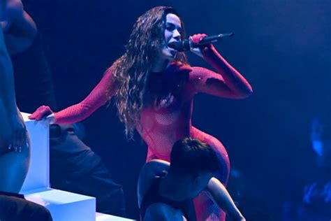 Anitta Performs Global Hit ‘Envolver’ & Gives Master Class in Twerking ...