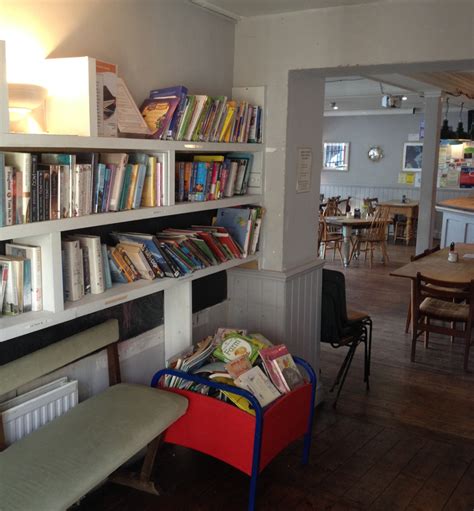 The Streatham Vale Tearoom Library - Love LambethLove Lambeth