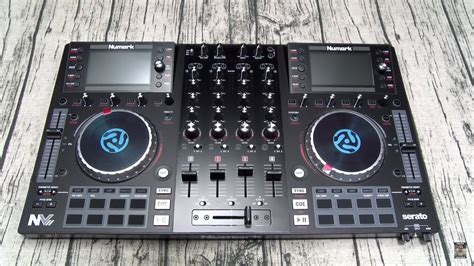 Numark NVII DJ Controller for Serato DJ with Intelligent Dual-Display ...