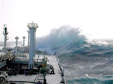 GeoGarage blog: Terrifying 20m-tall 'rogue waves' are actually real