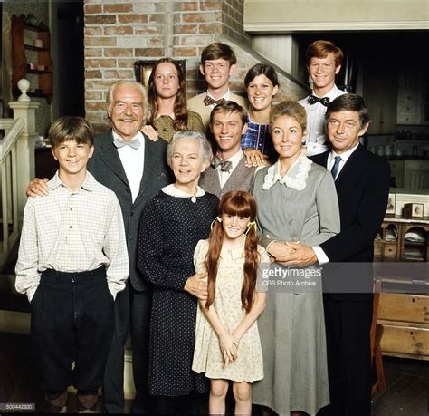 Love this pic of the entire Walton family (though it looks like someone ...