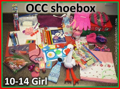 Simply Shoeboxes: Operation Christmas Child Shoebox for 10-14 Year Old Girl