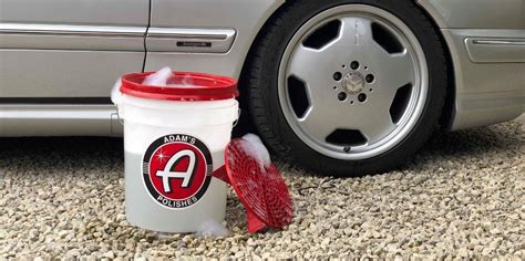 Best Car Wash Bucket 2021 | Grit Guard, Wheels & Lid