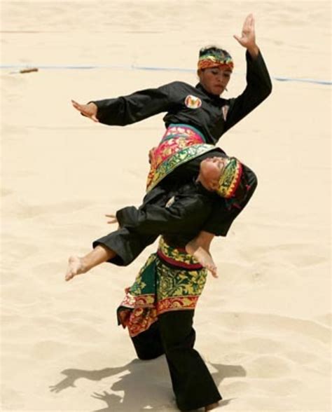 silat martial arts - Warner Mora