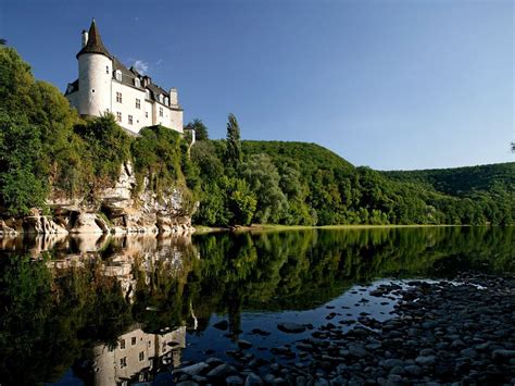 How This Dordogne Castle and Restaurant Models the Future of Relais ...