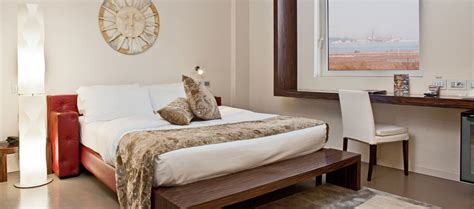 Discover the Antony Hotel Venice Airport rooms in Mestre.