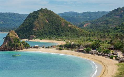 PANTAI SENGGIGI Lombok Tiket & Daya Tarik - Januari 2024