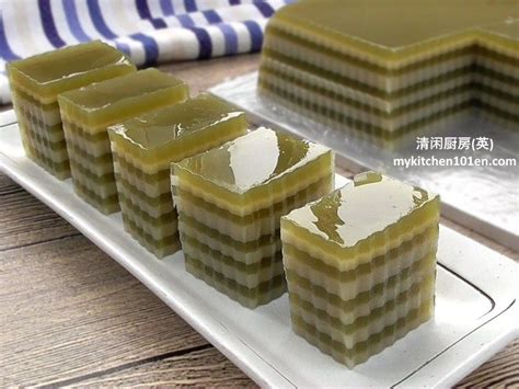 Beautiful Layered Matcha Agar-Agar with Coconut Milk - MyKitchen101en ...