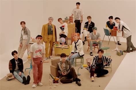 Stylish Group Portrait Seventeen Wallpaper HD