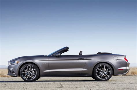 FORD MUSTANG - Belmont Luxury Car Rental in Miami