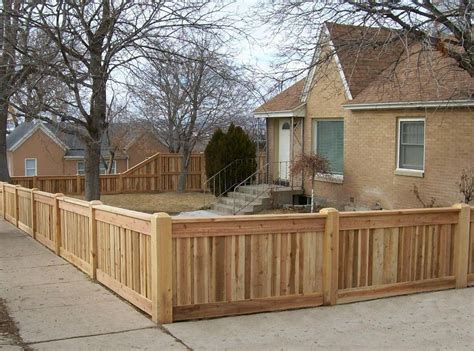 short fence | Wood fence design, Backyard fences, Short fence