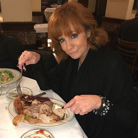 Reba McEntire, Enjoying a little lunch between | Latest Reba McEntire’s ...