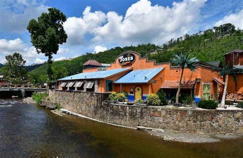 10 of the Best Restaurants in Gatlinburg TN With a View