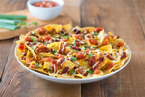 Chili Cheesy Nachos Recipe | Tostitos.ca